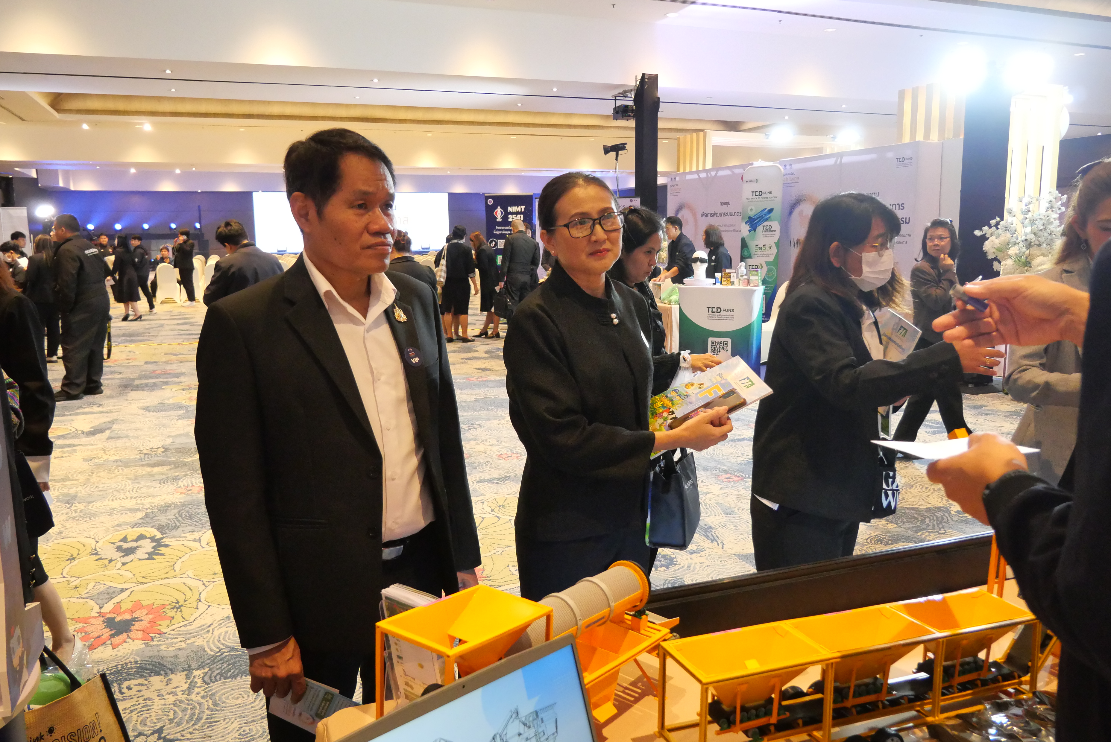title - ส.ป.ก. ร่วมเป็นเกียรติในงานมอบรางวัลทุนหมุนเวียนดีเด่น ประจำปี 2569 